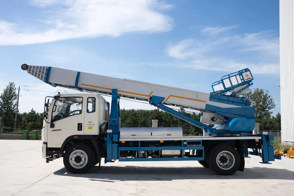 长沙云梯上料车租赁费用