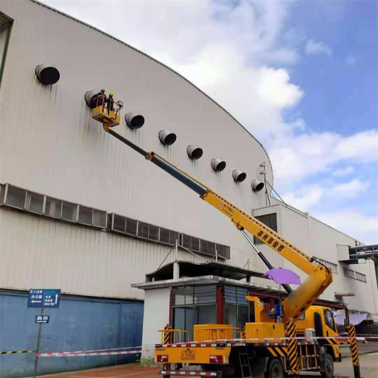 长沙高空作业车出租服务：专业广告牌安装解决方案