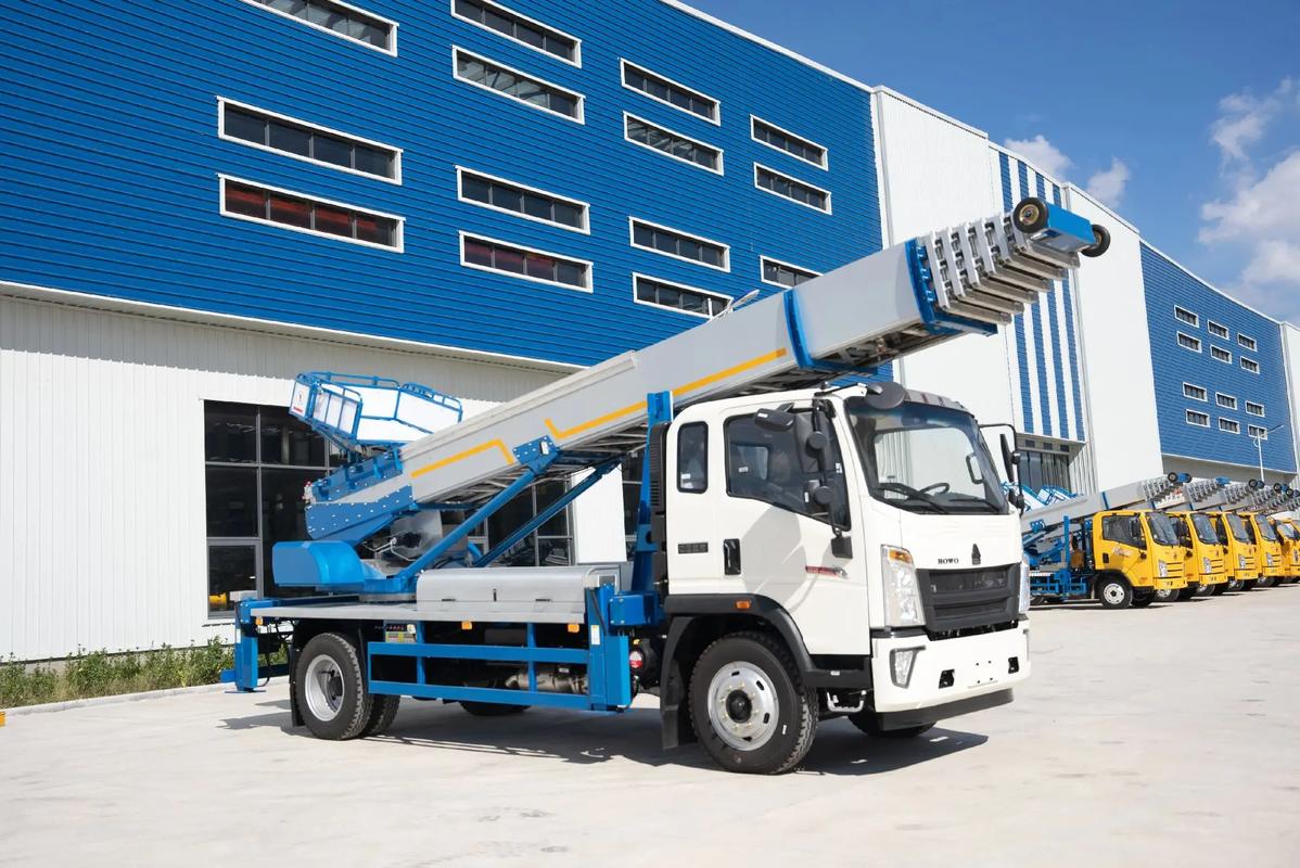 长沙出租云梯车高空作业车 建筑垃圾搬运